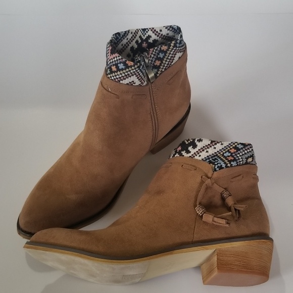 Mi.iM Booties - Picture 1 of 4
